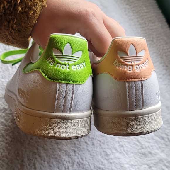 Adidas Stan Smith Miss Piggy & Kermit Shoes Men's 11 White/Pantone GZ5996 - Picture 4 of 5